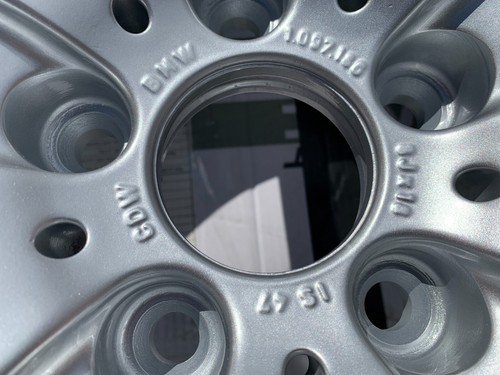 PAIR (2) of FRONT BMW 2PC 18X8 ET47 Rim Style 71 rim in showroom condition E46 - Picture 2 of 10