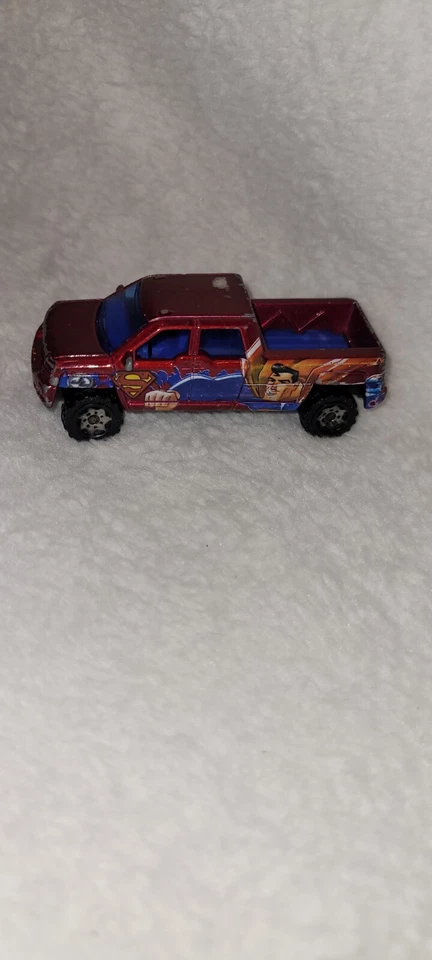 Camioneta pickup Matchbox GMC Terradyne Superman DC Comics 1:64 roja diecast 2001 de colección Foto 3 de 4