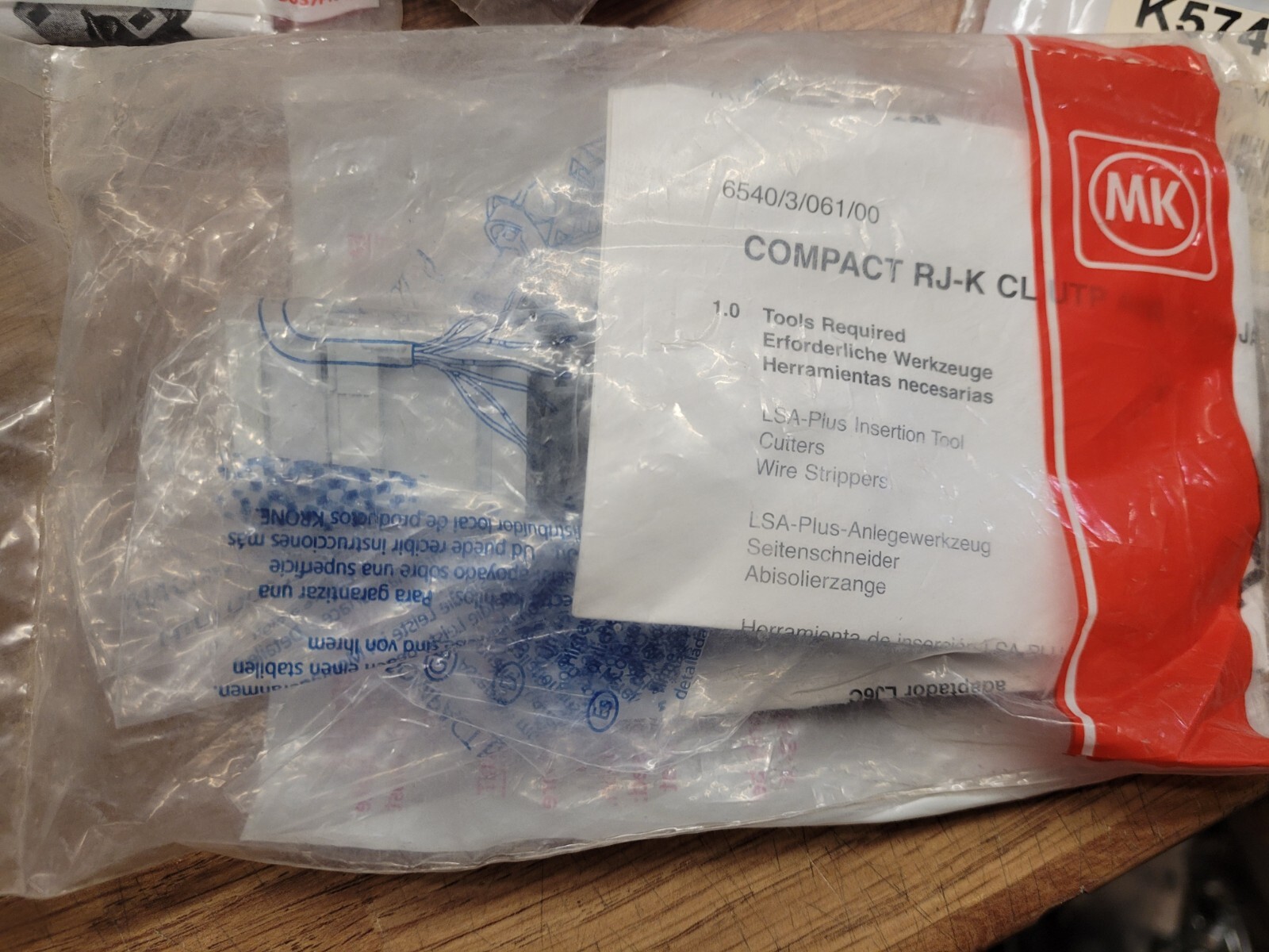 MK Data Module RJ45 Cat 5e LJU6C UTP 22 X 37MM K5745 WHI