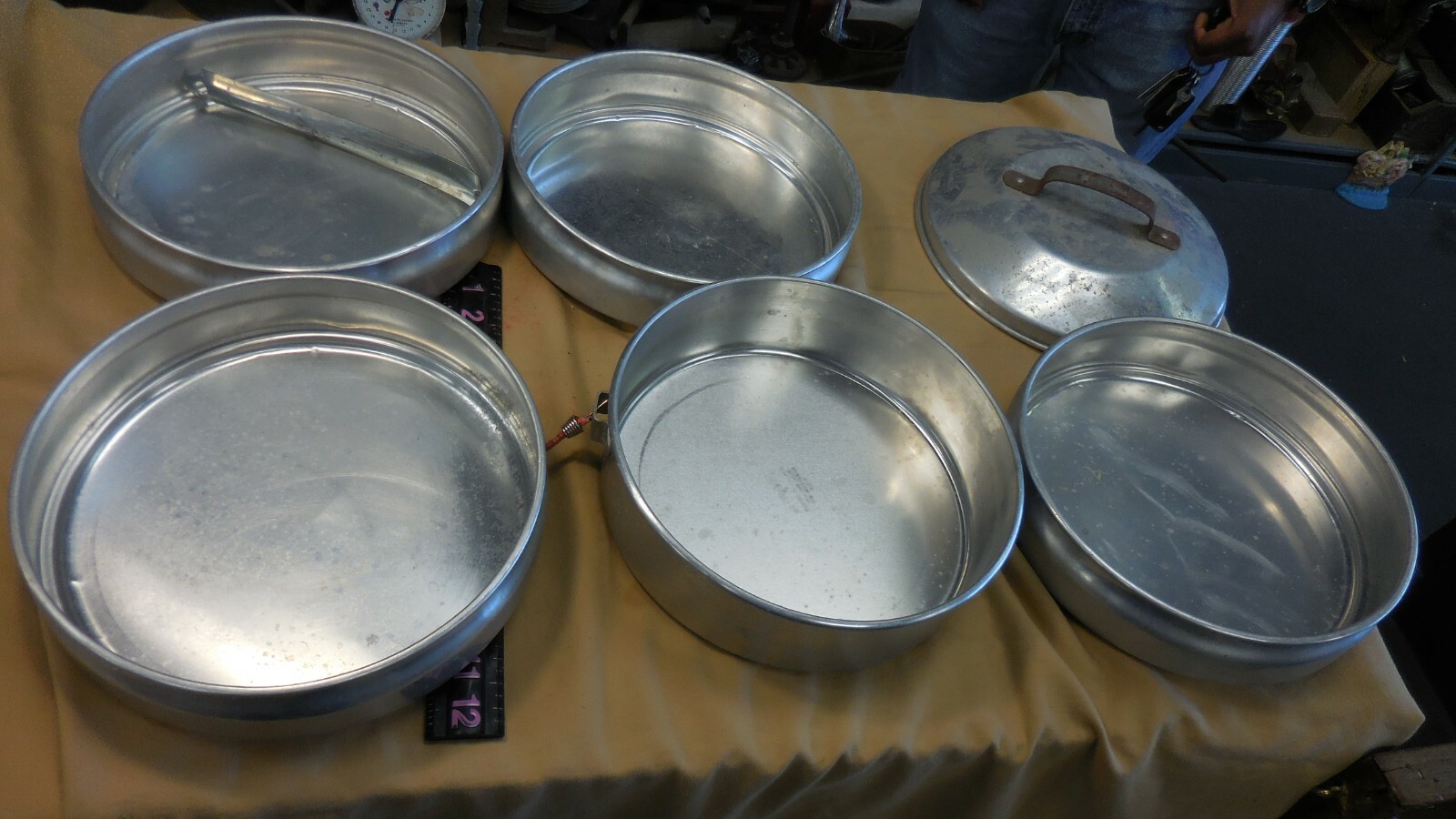 VINTAGE REGAL WARE PICNIC PACK STACKING ALUMINUM PANS CAMPINGNO BAIL