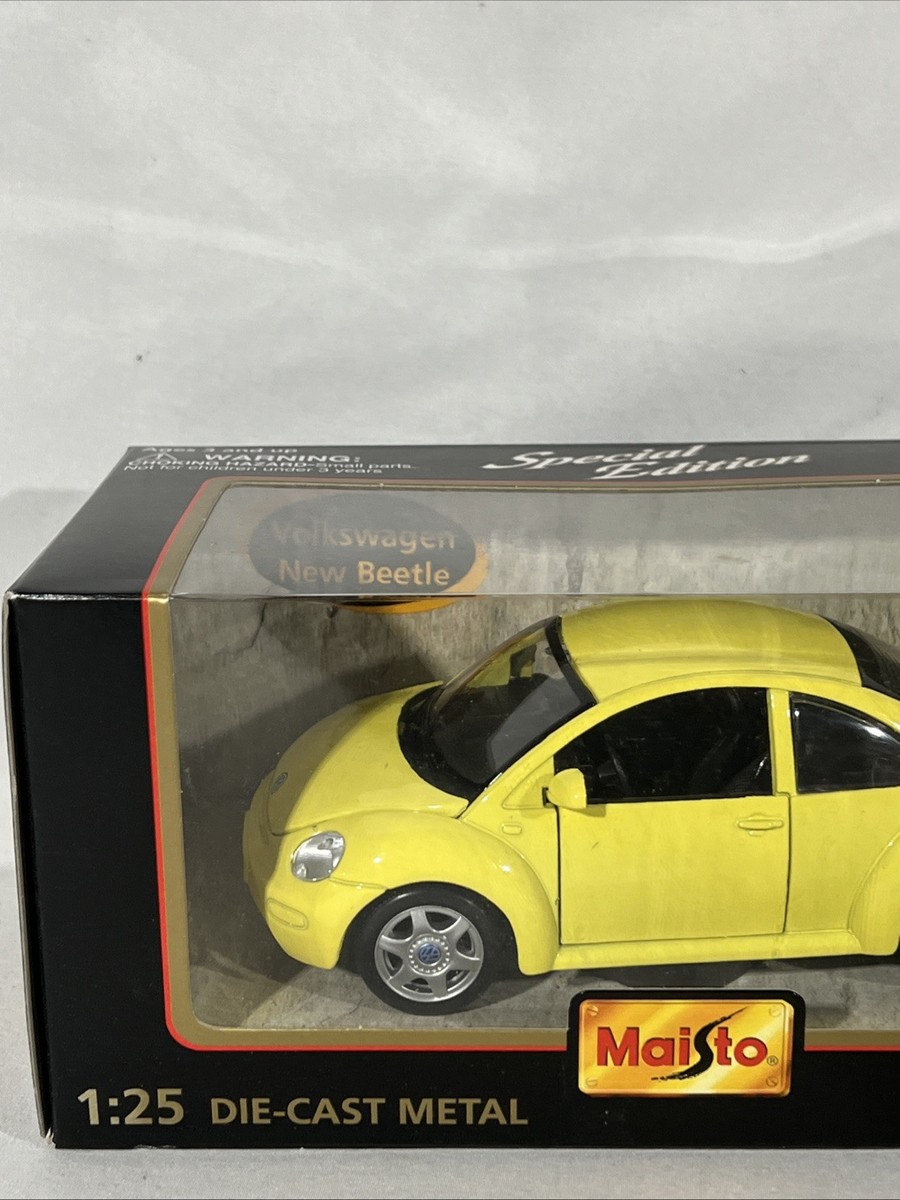 Maisto Volkswagen Yellow New Beetle Special Edition 1:25 Die-Cast