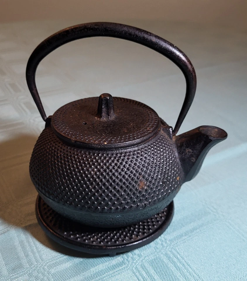 Chaleira de ferro fundido 300 ml estilo japonês bule martelado Nambu Tekki - Imagem 3 de 4