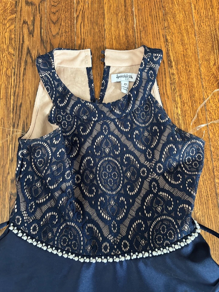 Vestido Speechless Niñas Talla 12 Azul Marino Fiesta Formal Alta-Baja Línea A Encaje Perla Foto 3 de 4