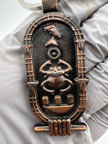 Vtg style Ancient Egyptian Pharaohs Souvenir Gold / Copper Color Keychain - Picture 3 of 6