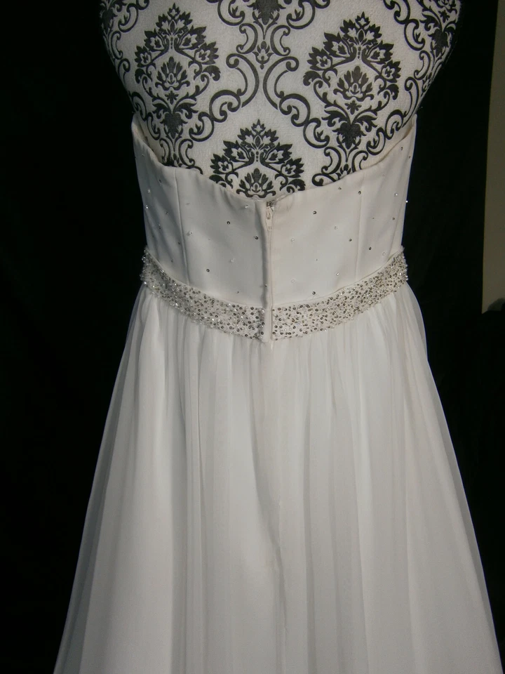Vestido de novia Eden Bridals talla 10-12 columna funda sin tirantes organza $1,300 Foto 4 de 4