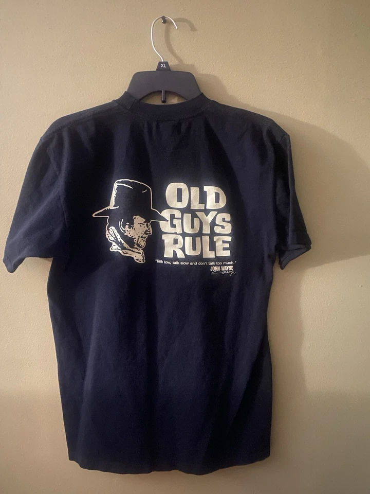 Camiseta Old Guy’s Rules John Wayne  Foto 3 de 4