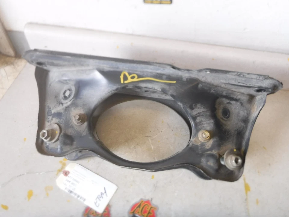 96-00 Toyota RAV4 4X2 4X4 REAR Carrier Bracket Subframe Crossmember OEM - Изображение 2 из 4