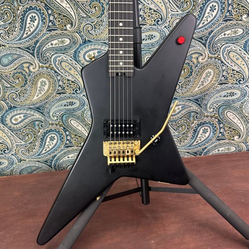 Used EVH Star Limited Edition 2023 Stealth Black Gold Hardware w/Gig Bag