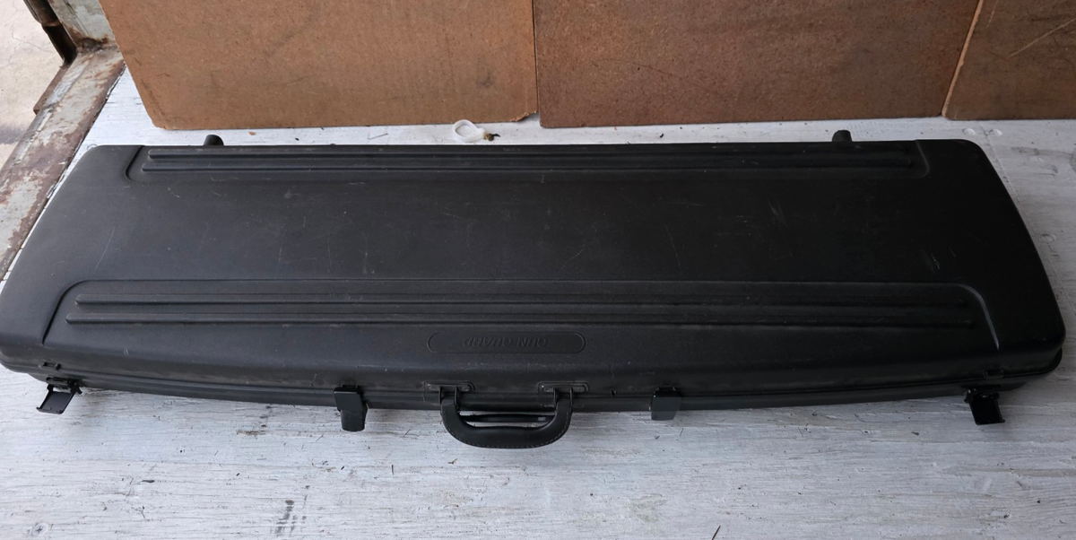 Vintage Doskocil Gun Guard Case Locking Hunting Rifle Hard Side