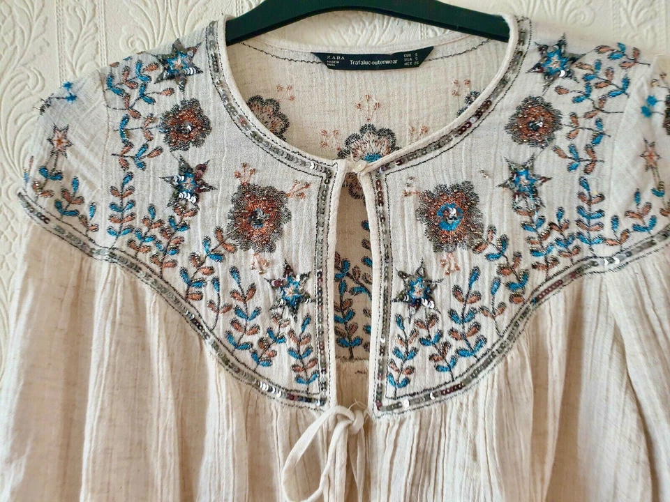 Hermosa *ZARA* Chaqueta de Caftán Túnica de Algodón Bordada con Lentequilla Boho M Foto 3 de 4