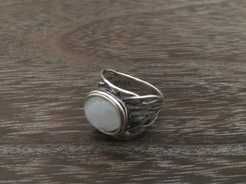 ANILLO DE COLECCIÓN DE PLATA ESTERLINA Y PIEDRA LUNAR FORJADO A MANO MEDIADOS DE SIGLO TALLA 9,5 - Imagen 7 de 10
