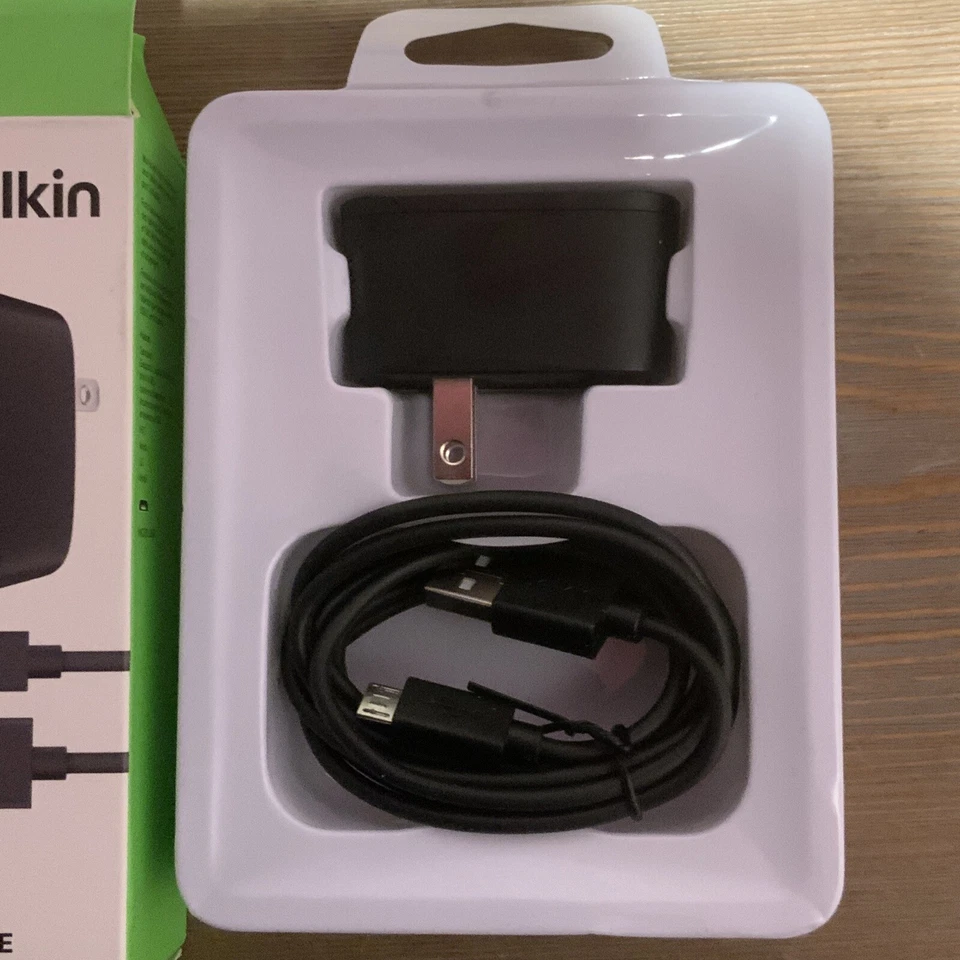 🍏 Cargador Hogar Universal Belkin 2.1A/12W 1 Puerto, Negro, Caja Desgastada 🆕 Foto 2 de 2