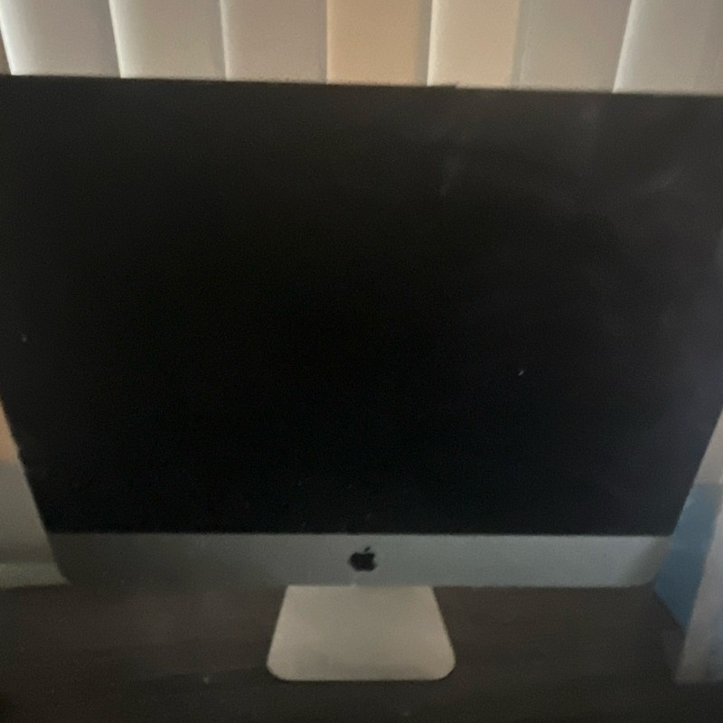 Apple iMac Silver All-in-One Desktop Computer w/ Apple Keyboard White