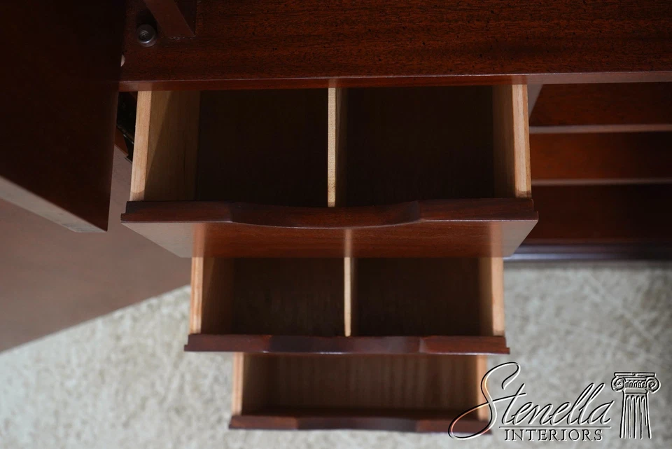 70271: Armario de entretenimiento de caoba con incrustaciones HEKMAN Foto 4 de 4