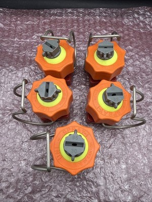 Uni-Spray 1-3/4'' Pipe Clamp 30° 95° M1 Flat Tip Spray Nozzle - Pack of 5 NOB