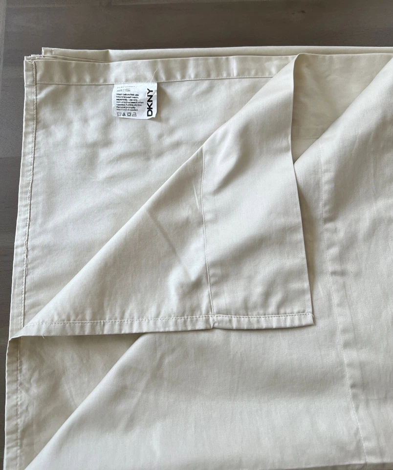 Sábana plana DKNY King caqui 100 % algodón  Foto 2 de 4