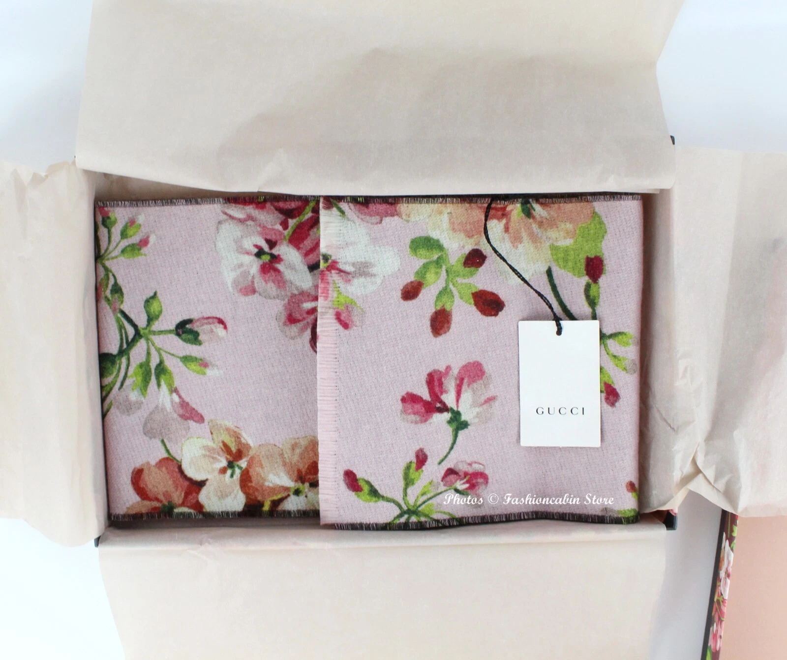 Foulard en laine logo floral GUCCI neuf, ROSE FLORAL, PDSF
