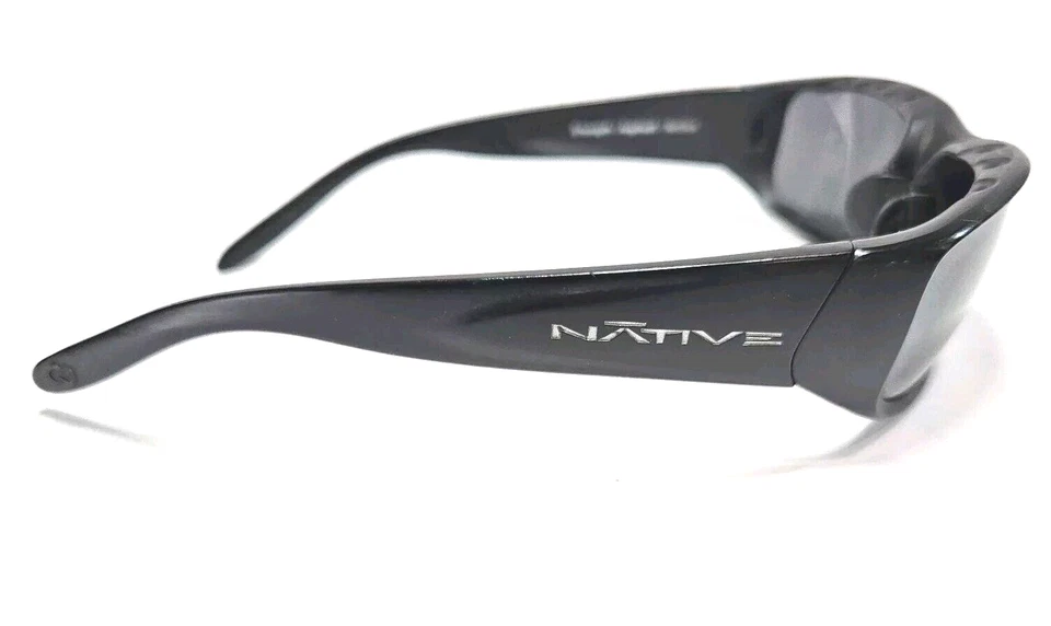 Gafas de sol polarizadas Native Triumph negras asfalto - rayadas Foto 3 de 4