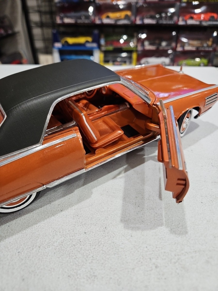 1963 Chrysler Turbine Road Signature 1:18 Die Cast - NO BOX - USA
