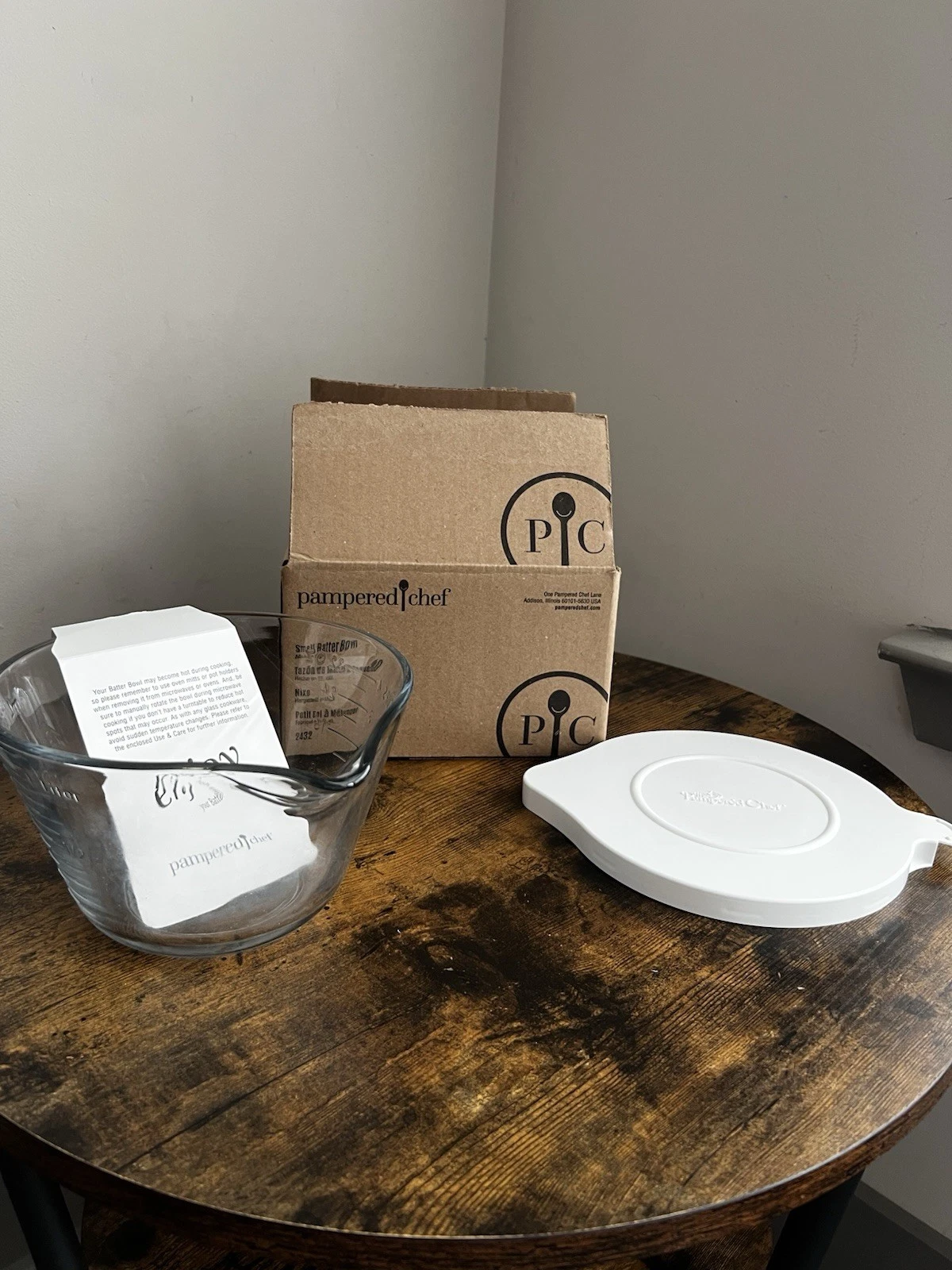 NIB The Pampered Chef Small Batter Bowl - 32oz - #2432