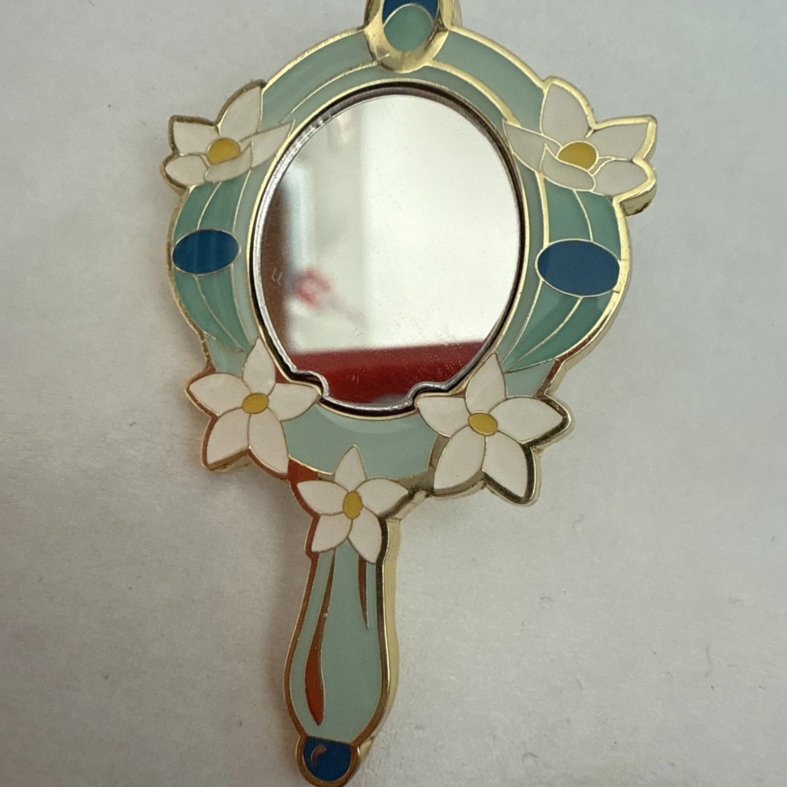 Disney & Loungefly Princess Mystery Mirror Jasmine Pin