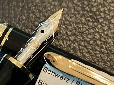 Pelikan M400 Blue Black FP  Fine Nib + 2oz Bottle Of Pelikan Ink