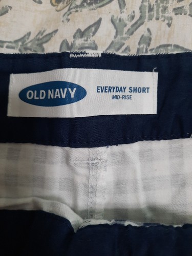Old Navy Size 8 Mid-Rise Blue White Checkered Pockets Cotton Chino Shorts - Picture 2 of 9