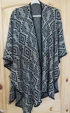 Geometric Poncho Sweater Womens One Size Black Gray Aztec Wrap Cape Shawl