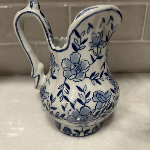 Andrea by Sadek Vintage 5 3/4” blue and white ceramic pitcher/creamer - Picture 2 of 4