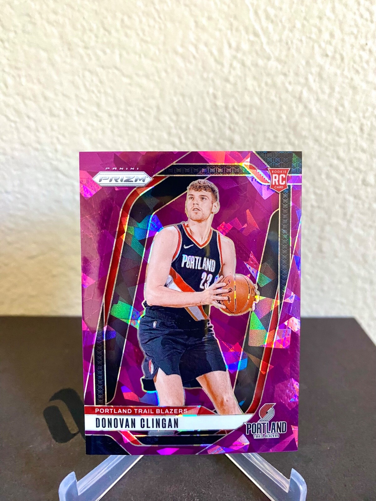 2024-25 Panini Prizm #221 Donovan Clingan Purple Cracked Ice Prizm RC /149 SP !