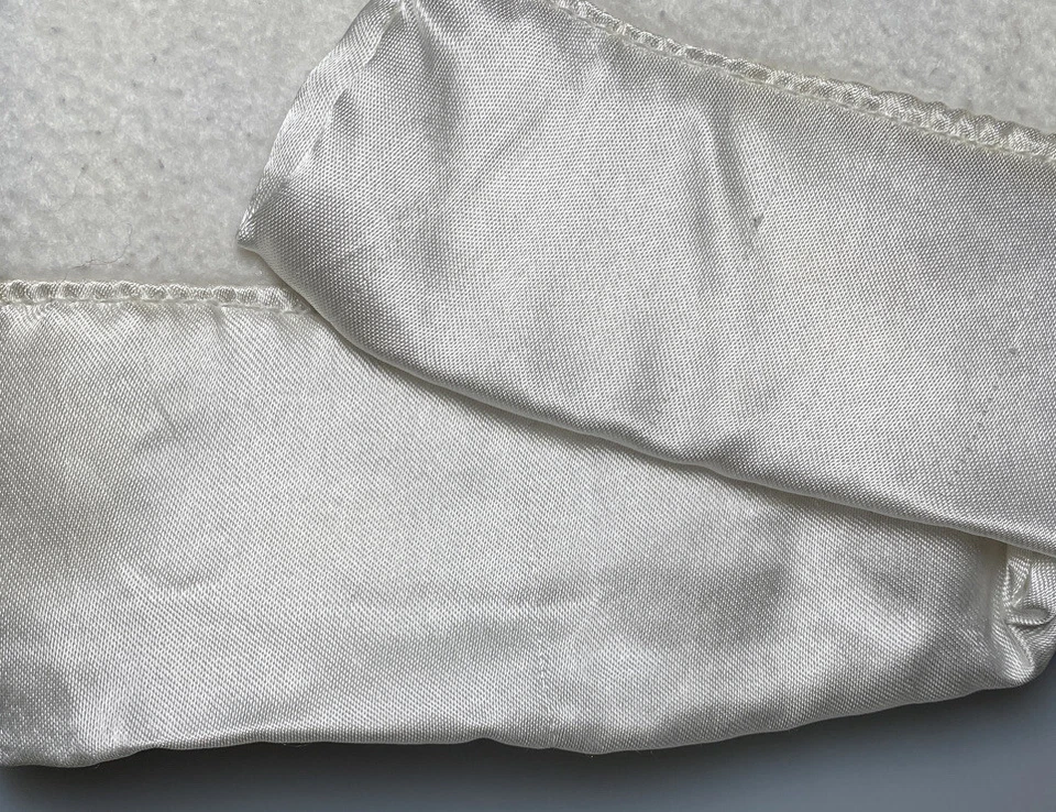 Manta de seguridad Gerber blanca de colección para cachorro perro bebé moño rojo amoroso punto negro satinado Foto 2 de 4