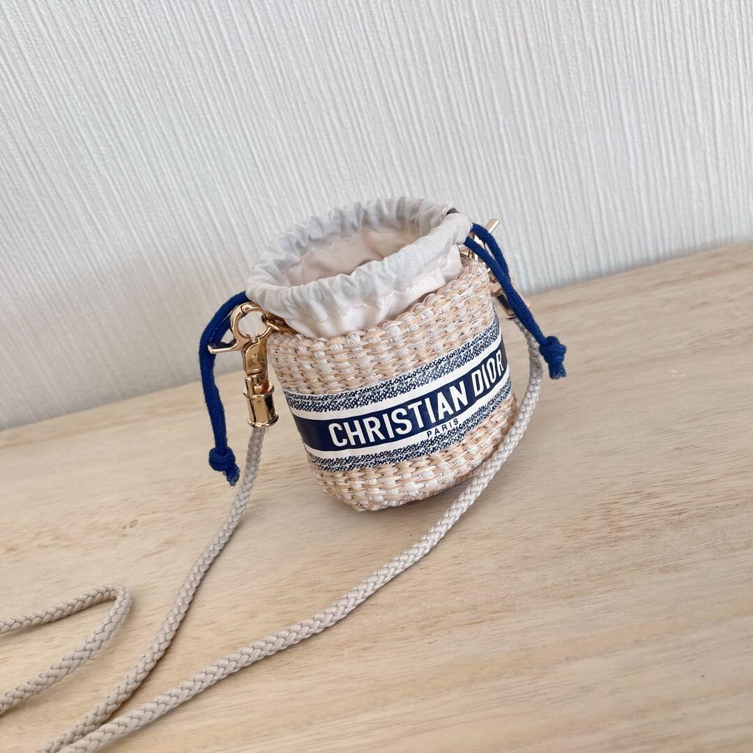 Christian Dior Straw pouch mini shoulder bag VIP limited Christian Dior Straw pouch mini shoulder bag VIP limited