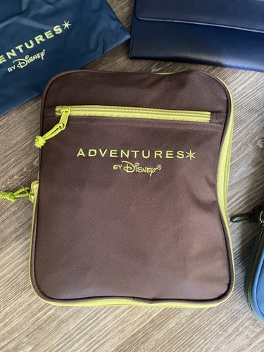 Adventures by Disney viele Taschen - 2 Seesäcke, Handtasche, Reise, Kofferanhänger unbenutzt - Bild 3 von 17