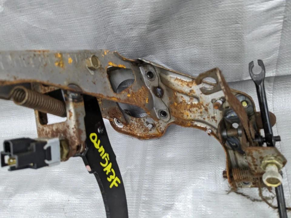 1990-05 Mazda Miata Mx-5 NA NB OEM Gas and Brake Pedal w/ Cruise Control 99-05 - Image 3 of 4