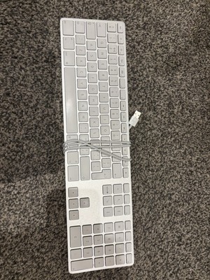 Original Apple A1243 kabelgebundene Aluminium Tastatur - weiß