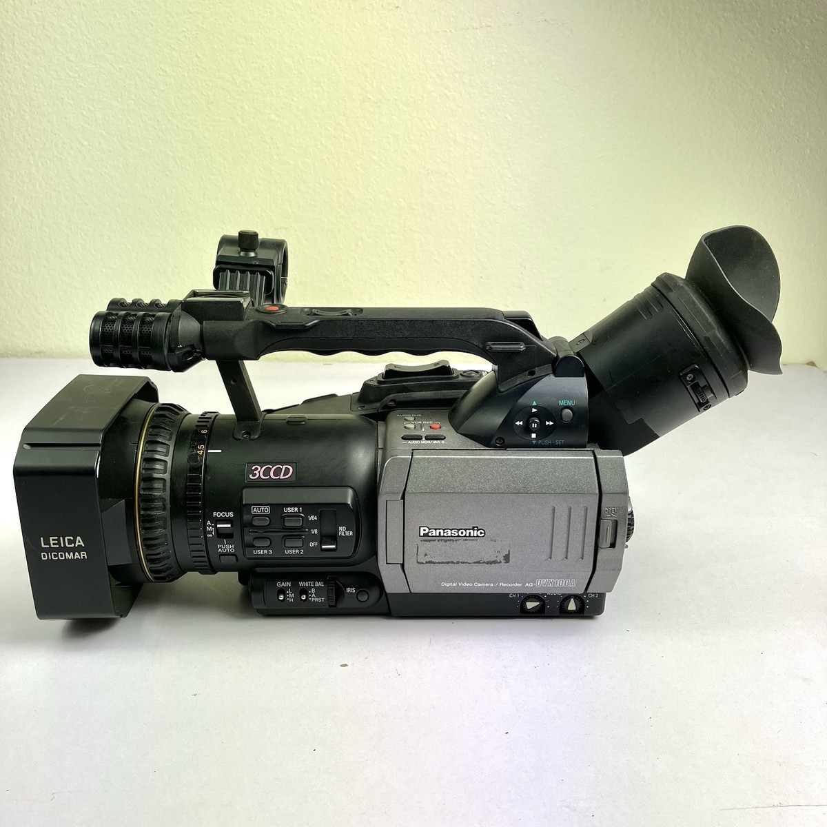 Panasonic Ag-dvx100a 3ccd MiniDV Pro Camcorder for sale