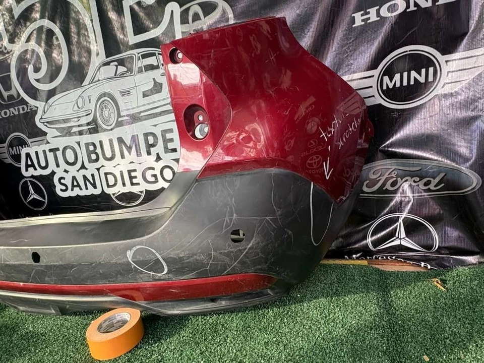 Cubierta de parachoques trasero Nissan Kicks 2018 2019 con orificios de sensor OEM 85022-5RB0J Foto 2 de 4