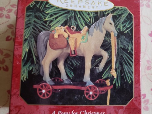 1999 A Pony For Christmas - Hallmark Keepsake Ornament - Collector's Series #2 - Picture 2 of 5