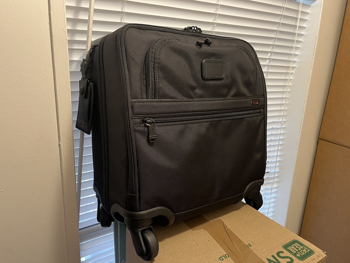 未使用級✨TUMI キャリーケース　small compact 4wheeled Small Compact 4 Wheeled Brief | Tumi US