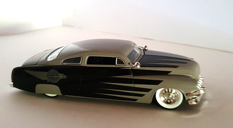 1949 Mercury Custom Street Rod от Harley-Davidson масштаб 1:25 97544-00v - Изображение 4 из 4