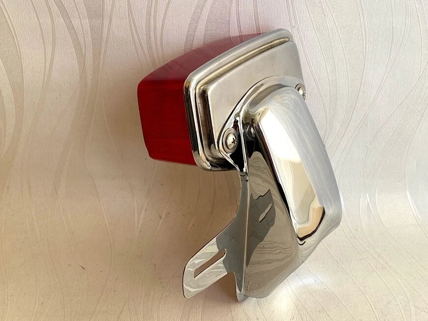 69-70 Honda CB750 Bracket & Tail Light. CB750 K0 TailLight Bracket License Plate - Image 4 of 4