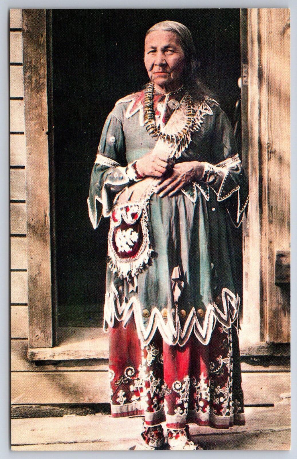 Native Americana~New York City~Eastern Chippewa Matriarch @ Museum~Vtg Postcard