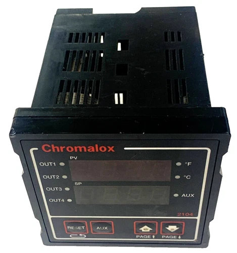 CHROMALOX INDICATING TEMPERATURE CONTROLLER 2104-RO120 4-3/4"x4"