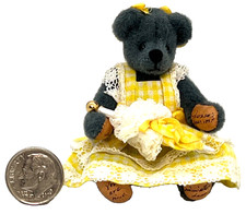 World Of Miniature Bears Daisy By Theresa Yang 1997 Signed Leather Paws