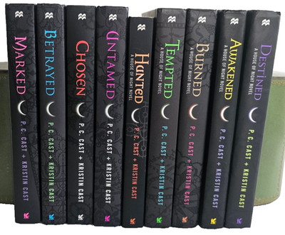 EUC Mixed Lot of 9 HOUSE OF NIGHT P.C. CAST KRISTIN CAST Vampires FICTION #1-9