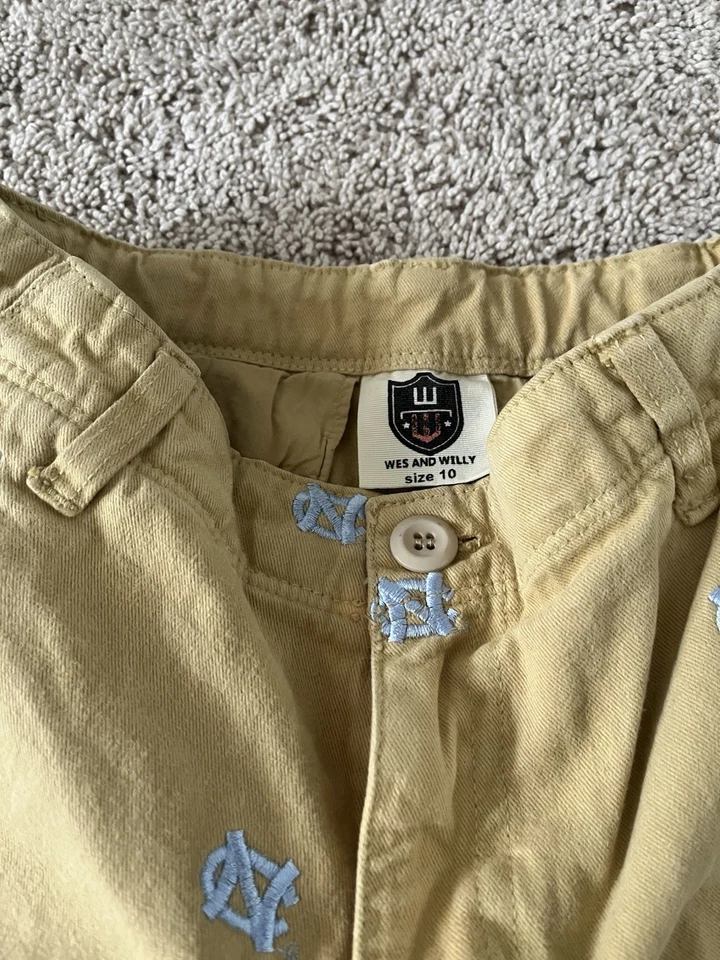 New Wes and Willy Boys UNC Carolina Shorts Size 10 - Image 3 of 4