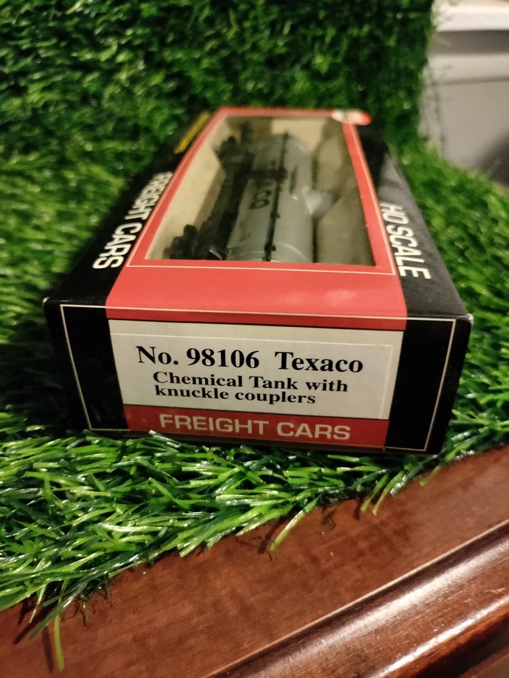 Model Power HO Gauge Texaco Chemical Tank with Knuckle Couplers 98106 - Image 3 of 3