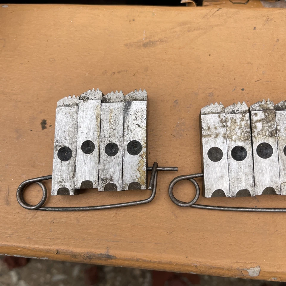 Vintage SET OF 3 OLDER  PIPE THREADING DIES TEETH PLUMBING. SETD NYE 1A & 1R - Image 2 of 4