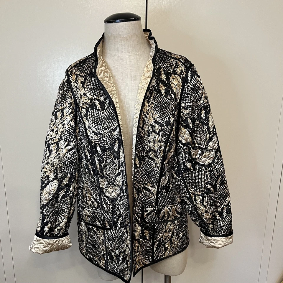 Chaqueta acolchada reversible con estampado múltiple talla 2 (M/L) CHICO'S NUEVA CON ETIQUETAS Precio de venta sugerido por el fabricante $149 Foto 4 de 4