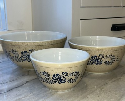Vtg PYREX Set Of 3 Nesting Mixing Bowls Homestead Speckled Tan Blue 401 402 403